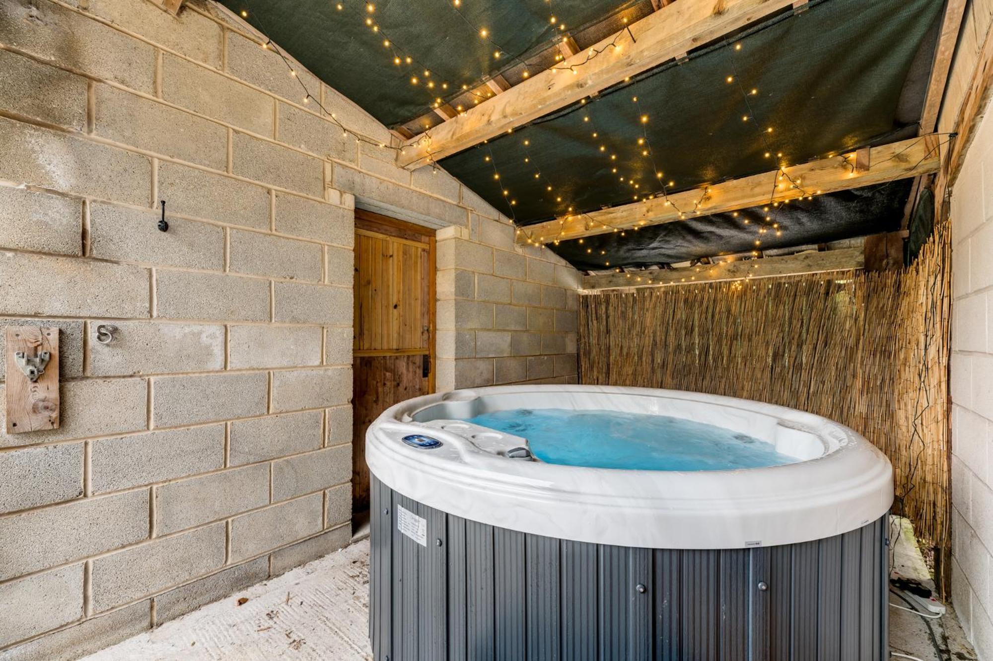 Central Malham Wellbeing Escape Hot Tub & Studio Luaran gambar