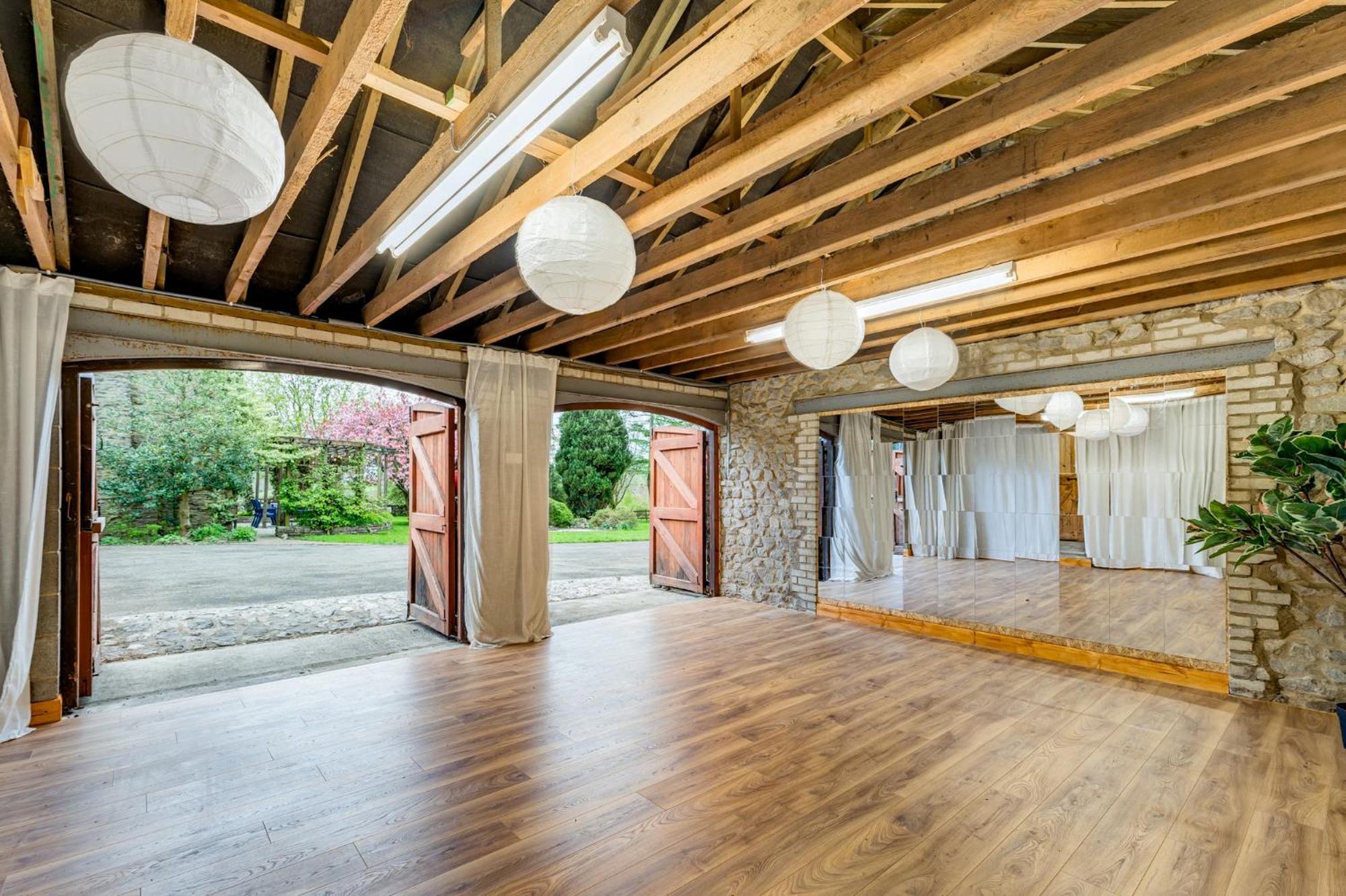 Central Malham Wellbeing Escape Hot Tub & Studio Luaran gambar