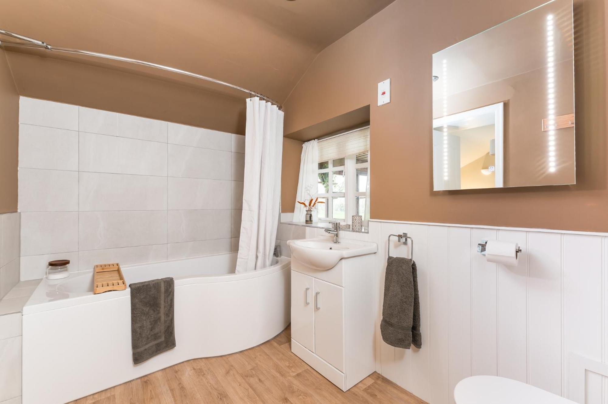 Central Malham Wellbeing Escape Hot Tub & Studio Luaran gambar
