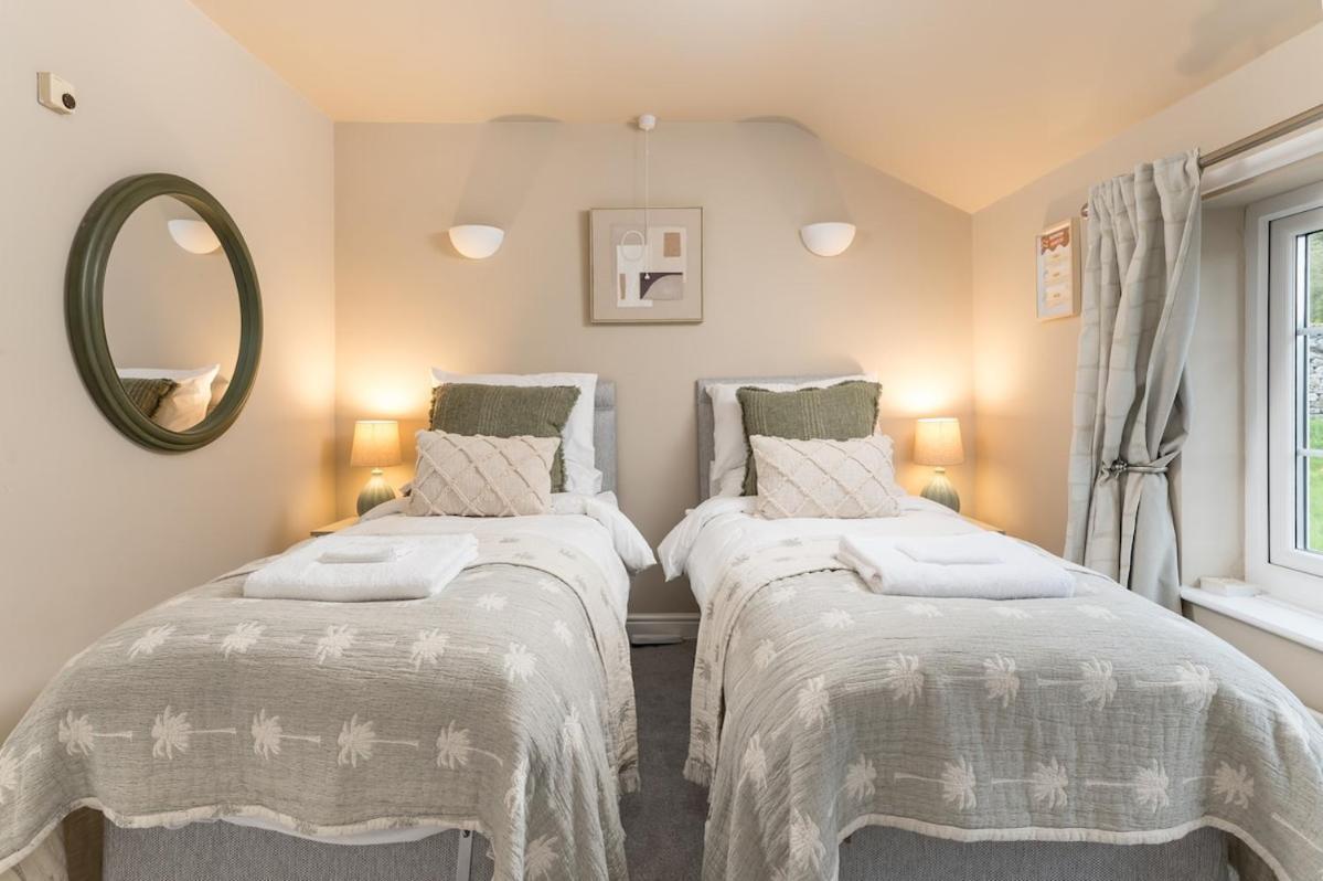 Central Malham Wellbeing Escape Hot Tub & Studio Luaran gambar