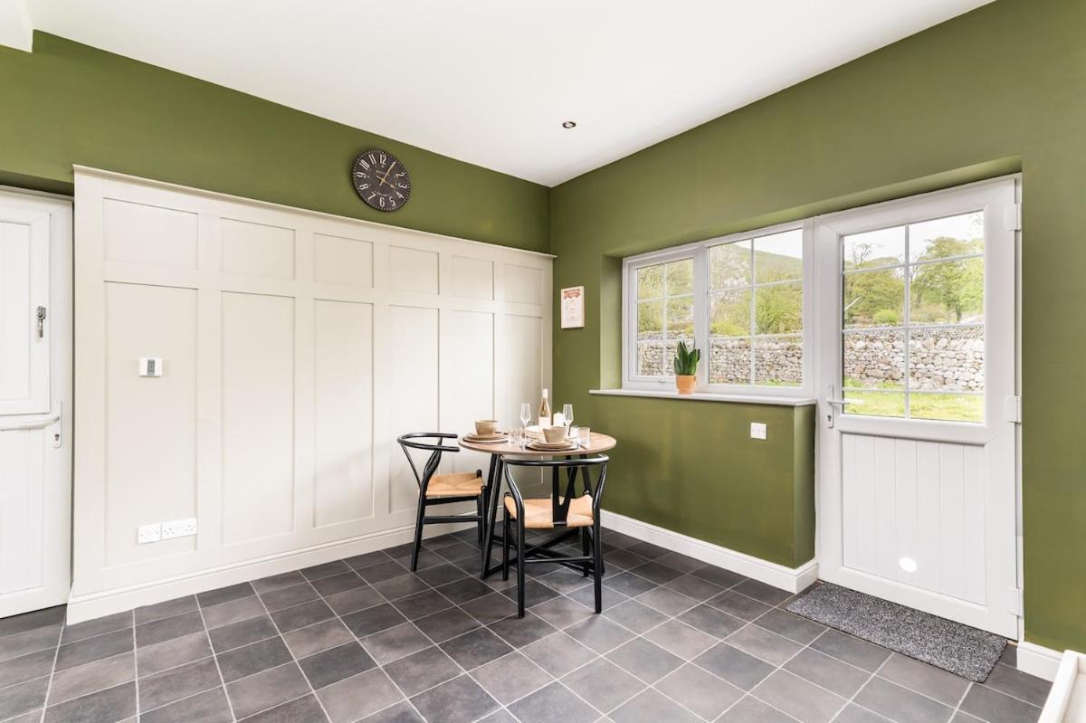 Central Malham Wellbeing Escape Hot Tub & Studio Luaran gambar